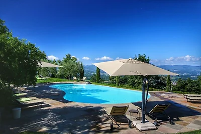 Agriturismo a Loro Ciuffenna con giardino