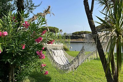 Mooi vakantieappartement aan zee in Grimaud