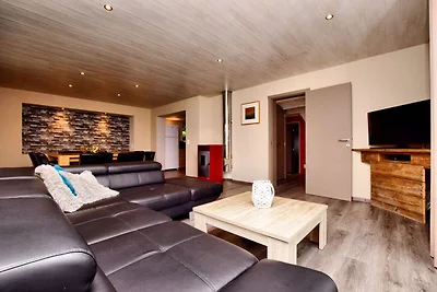Modernes Familienhaus mit Wellness