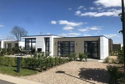 Huisje in Olburgen met zwembad