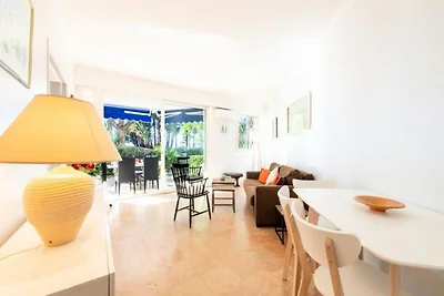 Apartment in Palm Beach mit privatem Garten