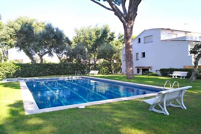 Villa for 8 people near Sea beach