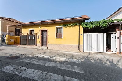 Appealing Villa in Villa San Giovanni with...