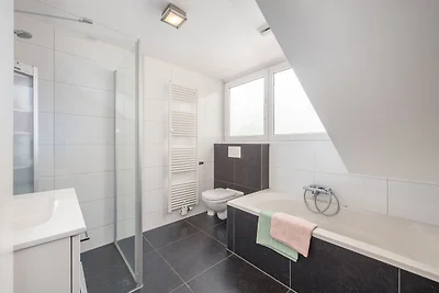 Komfortable Villa im Grünen mit...