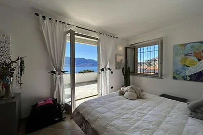 Villa am See mit Panoramablick