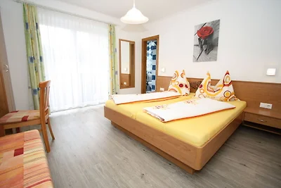 Geräumiges Ferienhaus in Goldegg in...