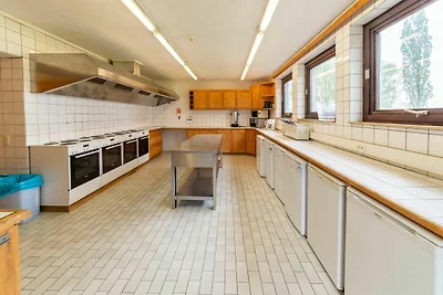 Bellissima casa galleggiante nel porto di...