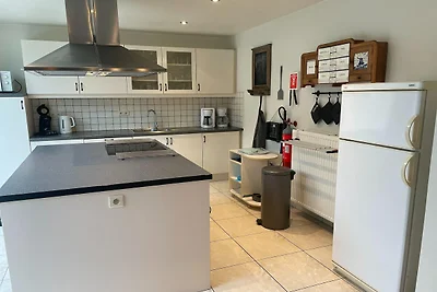 Ferienhaus mit fünf Schlafzimmern in...