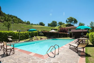 Villa a Lonnano con piscina