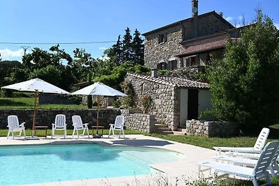 Villa in Largentiere mit Garten