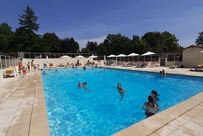 Bungalow urbano a Écuras con piscina