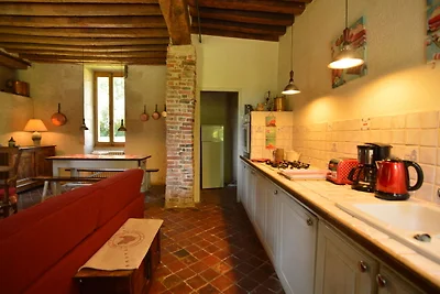 Schönes Ferienhaus mit Teich in Champvert
