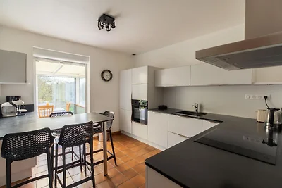 Vakantiehuis met veranda in St. Renan