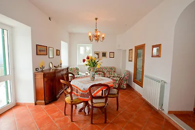 Geräumiges Haus mit schöner Terrasse