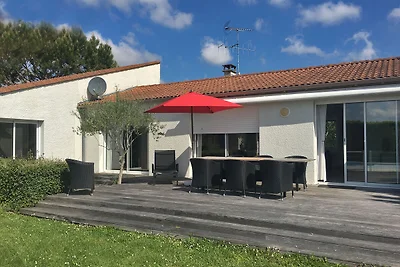 Moderne Villa mit privatem Pool