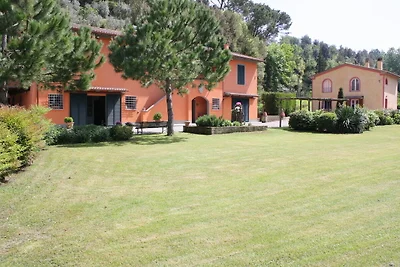 Luxuriöses Ferienhaus mit Schwimmbad