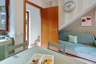 Einladende Wohnung in Scarlino mit Terrasse