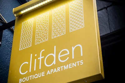 Versteck in der Hauptstraße