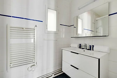 Helle Wohnung - 2BR-4P - Belleville