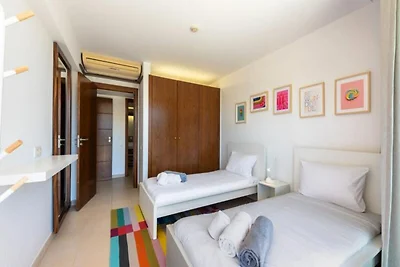 Wohnung in Guia mit Pool nahe Stränden