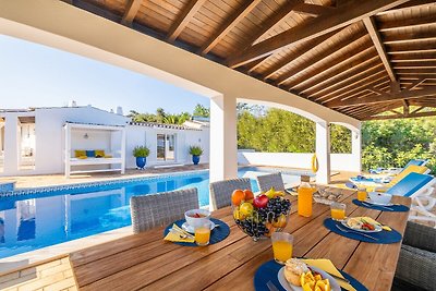 Villa in Portimão mit Garten