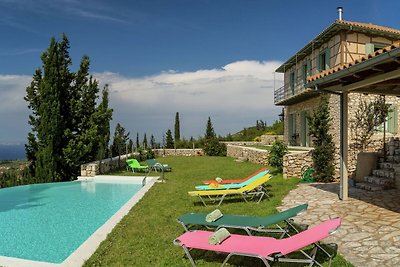 Moderne Villa mit eigenem Pool in Lefkas