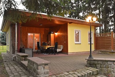 Vintage-Ferienhaus mit Terrasse in Trieb