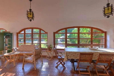 Ferienhaus mit privatem Pool in Fanusa