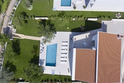 Exklusive Villa in Stanišovi mit Swimmingpool