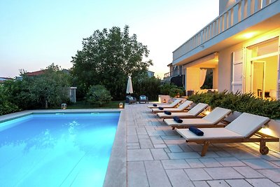 Luxuriöse Villa mit Privatpool in Kaštel...