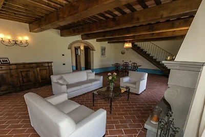 Schönes Herrenhaus in Poppi mit Pool