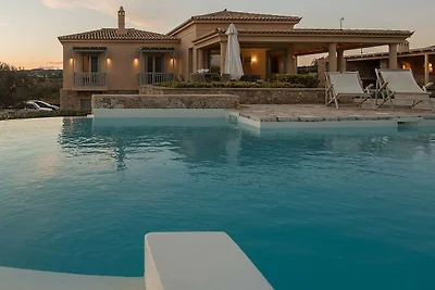 Luxuriöse Villa mit Pool auf der Insel...