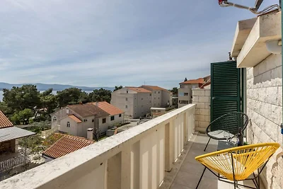 One Bedroom Apartment with Terrace and Sea Vi...