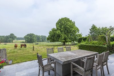 Modernes Bauernhaus in den flämischen Ardenne...
