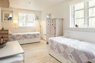 Ursprüngliches Ferienhaus in Rødby mit Sauna