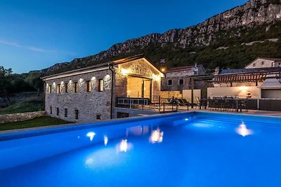Villa in Bribir mit Schwimmbecken