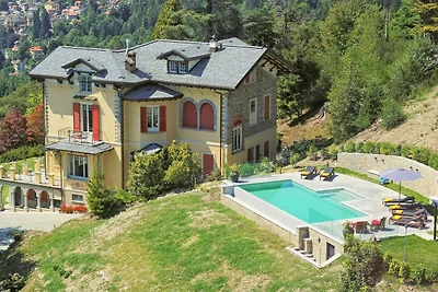 Luxuriöse Villa im Piemont mit Whirlpool