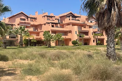 Modernes Apartment im Golfresort mit Pool
