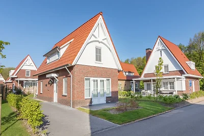 Stattliche Luxusvilla mit 2 Badezimmern, 1 km...