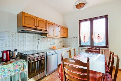 Caratteristica casa vacanze a Erli con...