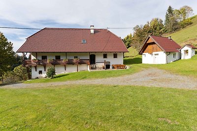 Geräumiges Ferienhaus mit Sauna in Eberstein