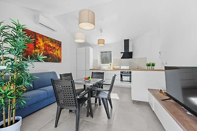 Attraktive Wohnung in Peroj mit Terrasse
