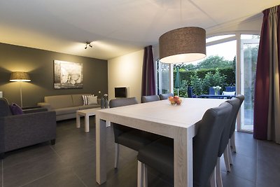 Luxe villa met combimagnetron, gelegen in gro...