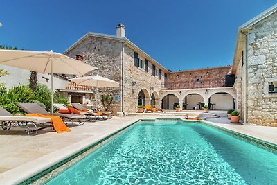 Rustikale Villa in Vrsar mit privatem Pool