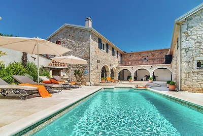 Villa rustica a Orsera con piscina privata