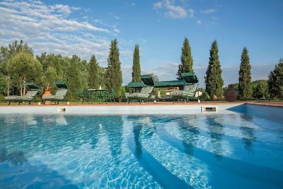 Schönes Ferienhaus in Reggello mit Pool