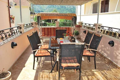 Studio Apartment with Balcony 3