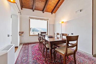 Villa mit Talblick und Sprudelbad