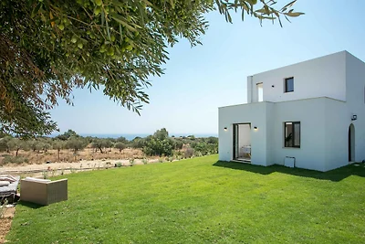 Villa am Hang der Nähe des Strandes von...