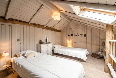 Schönes Ferienhaus mit Jacuzzi und Sauna in...